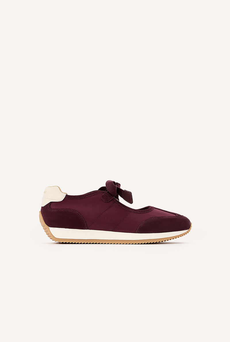 garnet-red-0