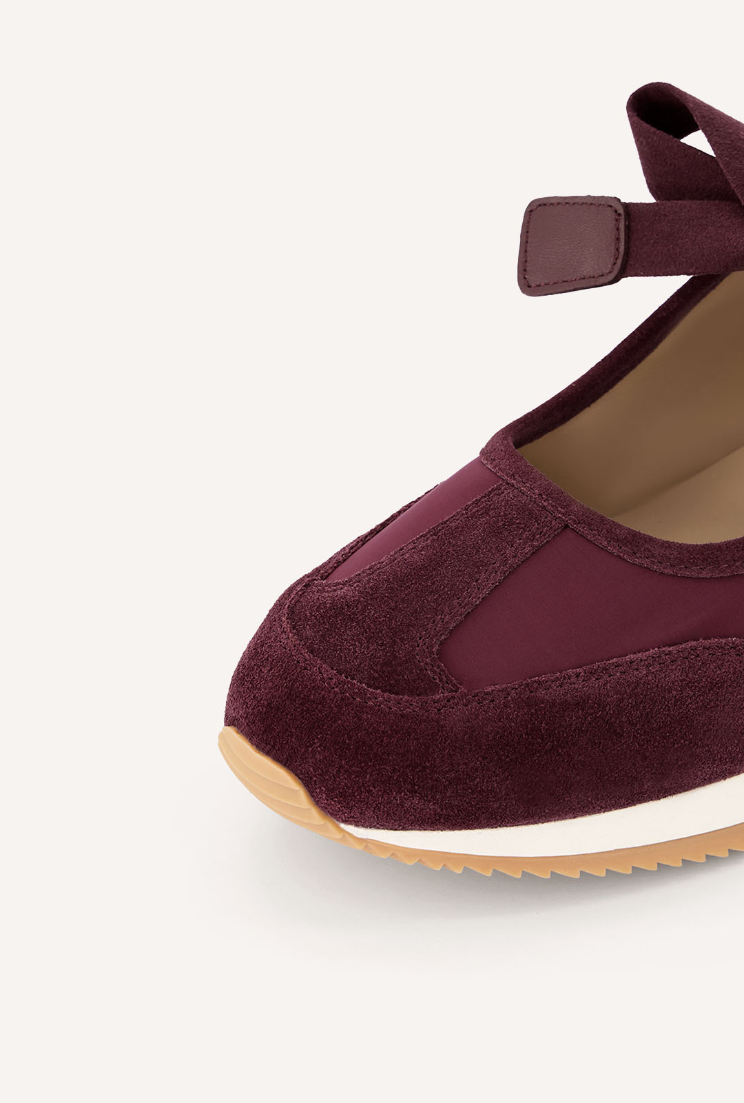 garnet-red-0