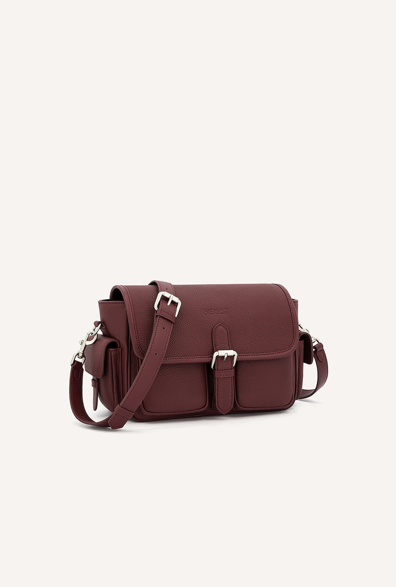 garnet-red-0