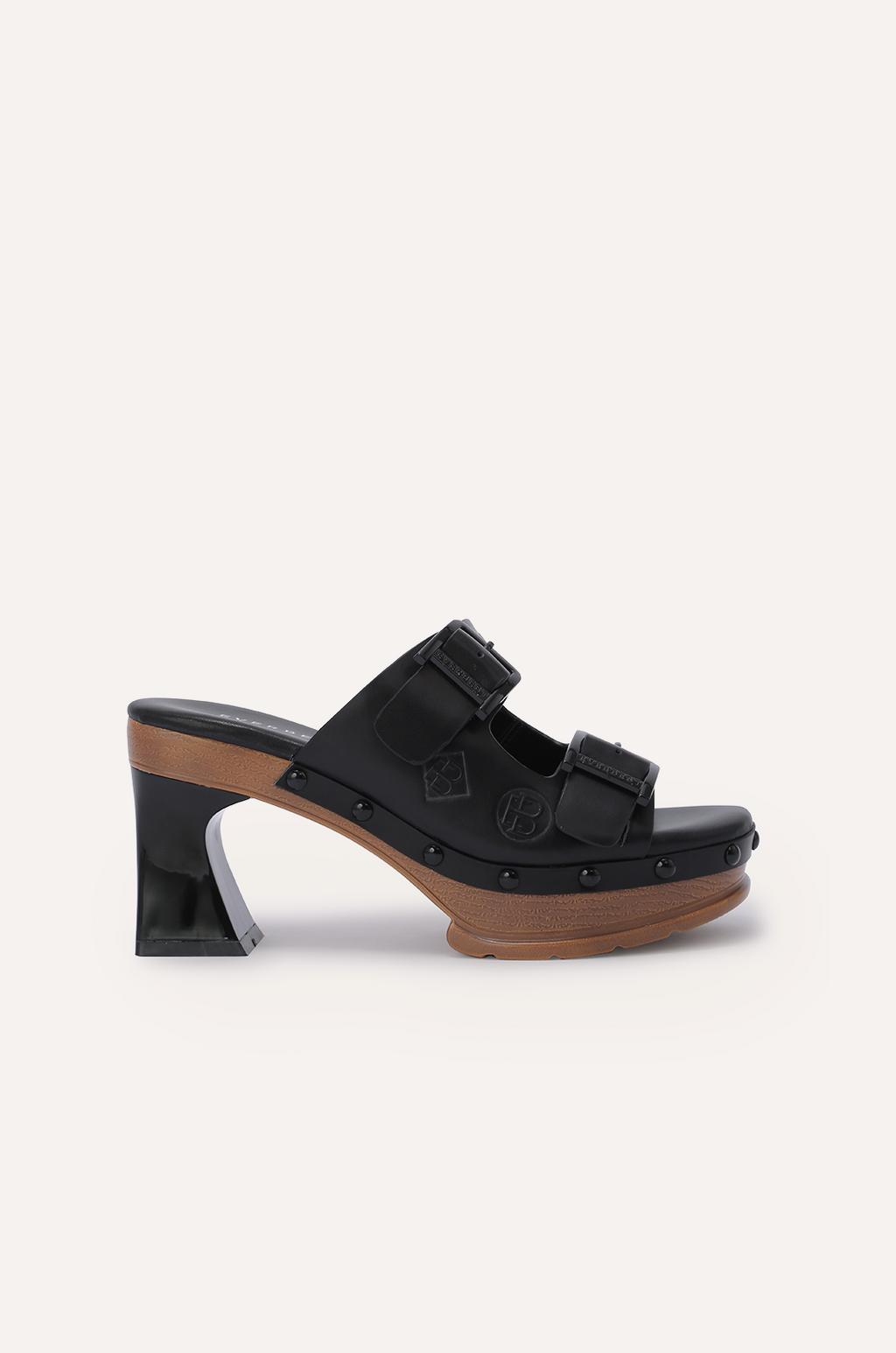 Niamh Sandal