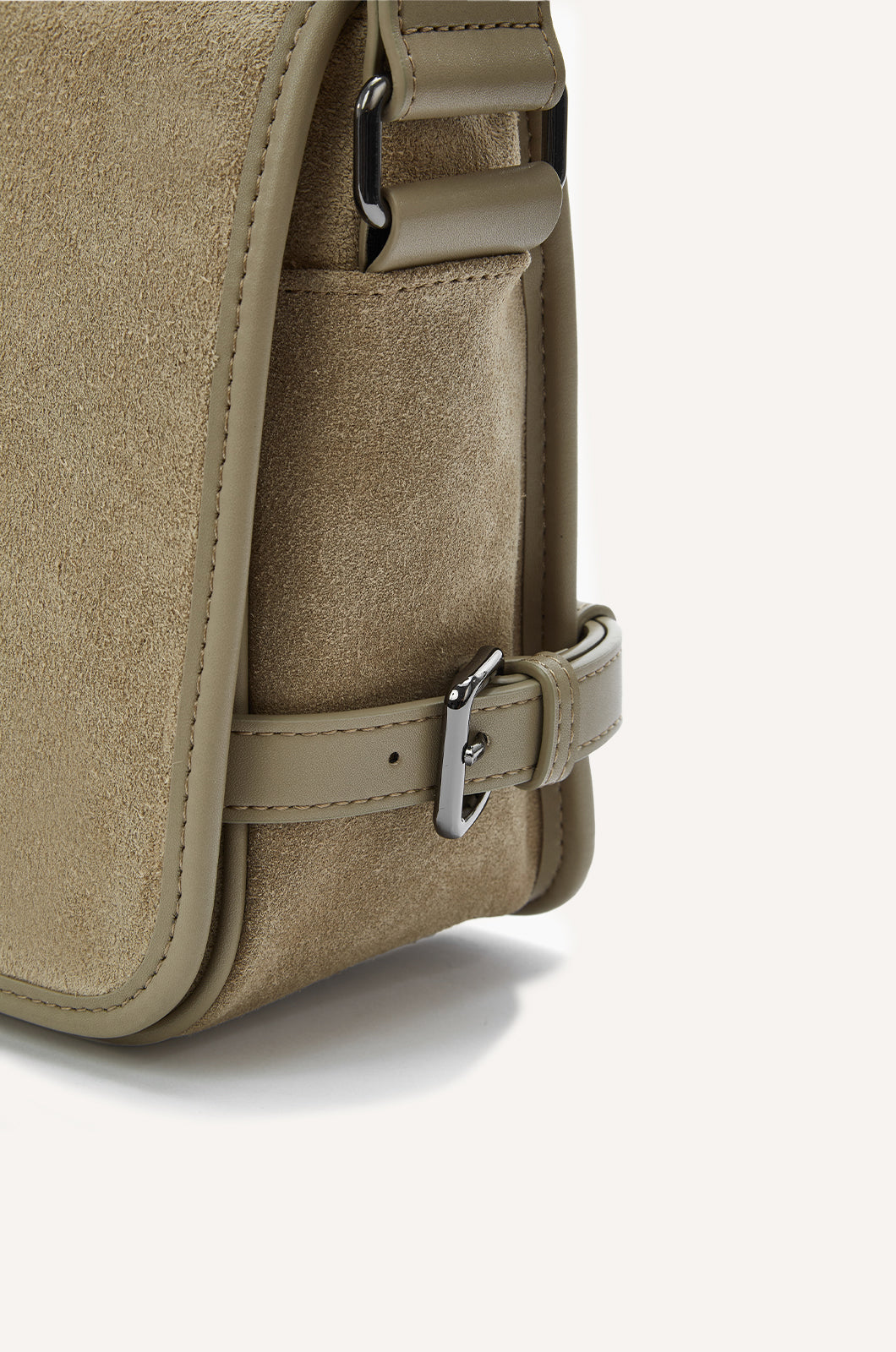 Tovar Messenger Bag