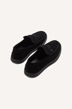 black-0